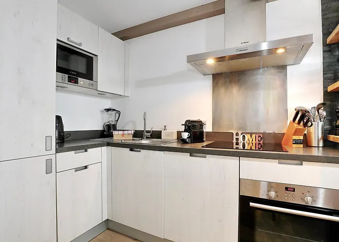 Familial 3 à Courchevel, Parking Et Proche Des Pistes - Fr-1-575-130 * Courchevel